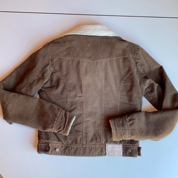 Get your Gilmore vibes with this Billabong corduroy Sherpa jacket - Picture 5 of 10